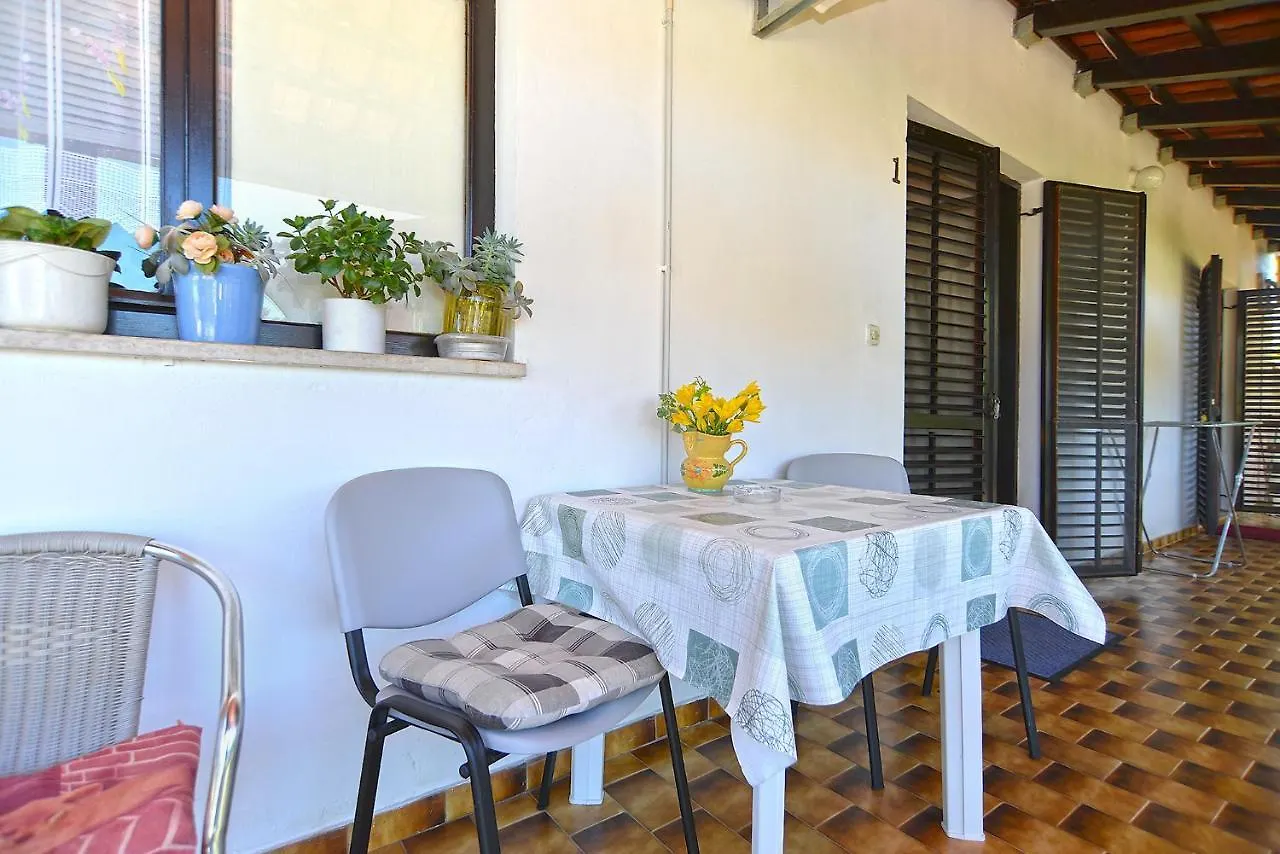 Rooms Veli Vrh 2208 Pula Croatia