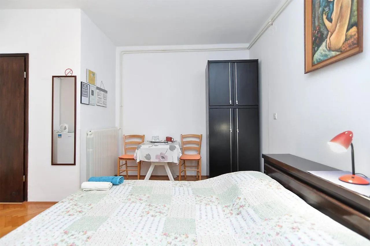 Rooms Veli Vrh 2208 Pula